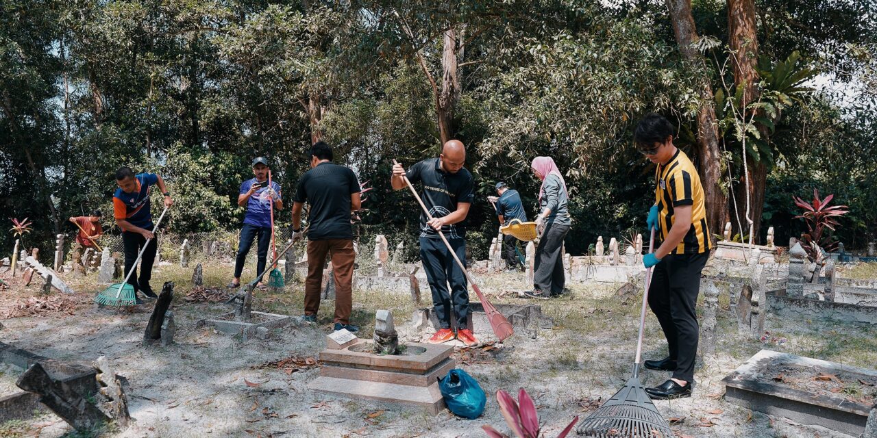 Jerudong Park Medical Centre and Pantai Jerudong Specialist Centre Jointly Organised Cemetery Cleaning Campaign